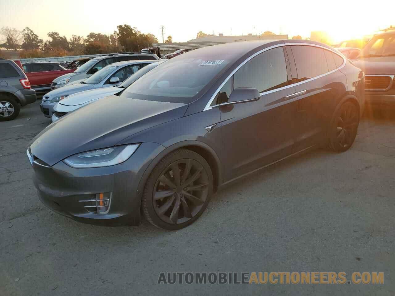 5YJXCAE21JF092633 TESLA MODEL X 2018