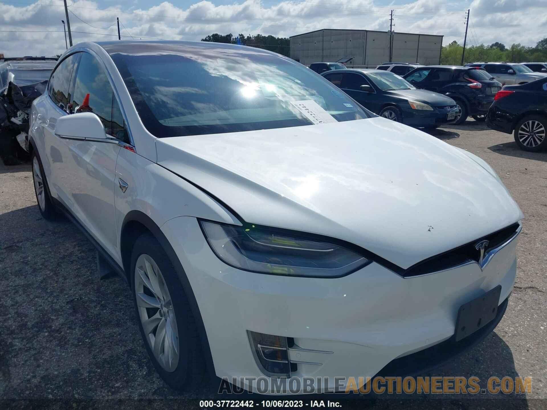 5YJXCAE21LF263187 TESLA MODEL X 2020