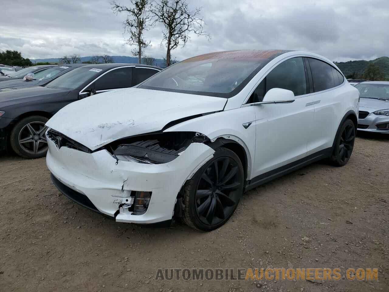 5YJXCAE21LF305597 TESLA MODEL X 2020