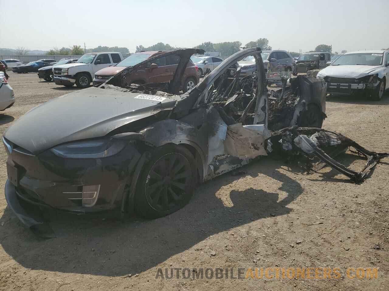 5YJXCAE22GF004889 TESLA MODEL X 2016