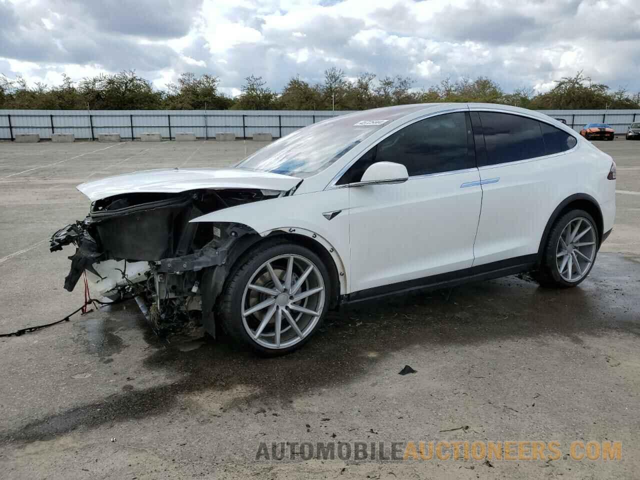 5YJXCAE22HF076550 TESLA MODEL X 2017