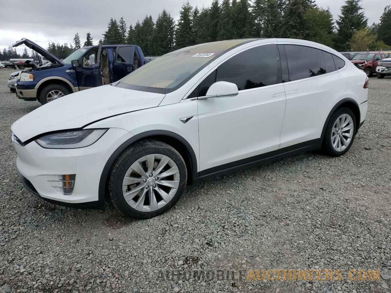 5YJXCAE22JF109407 TESLA MODEL X 2018