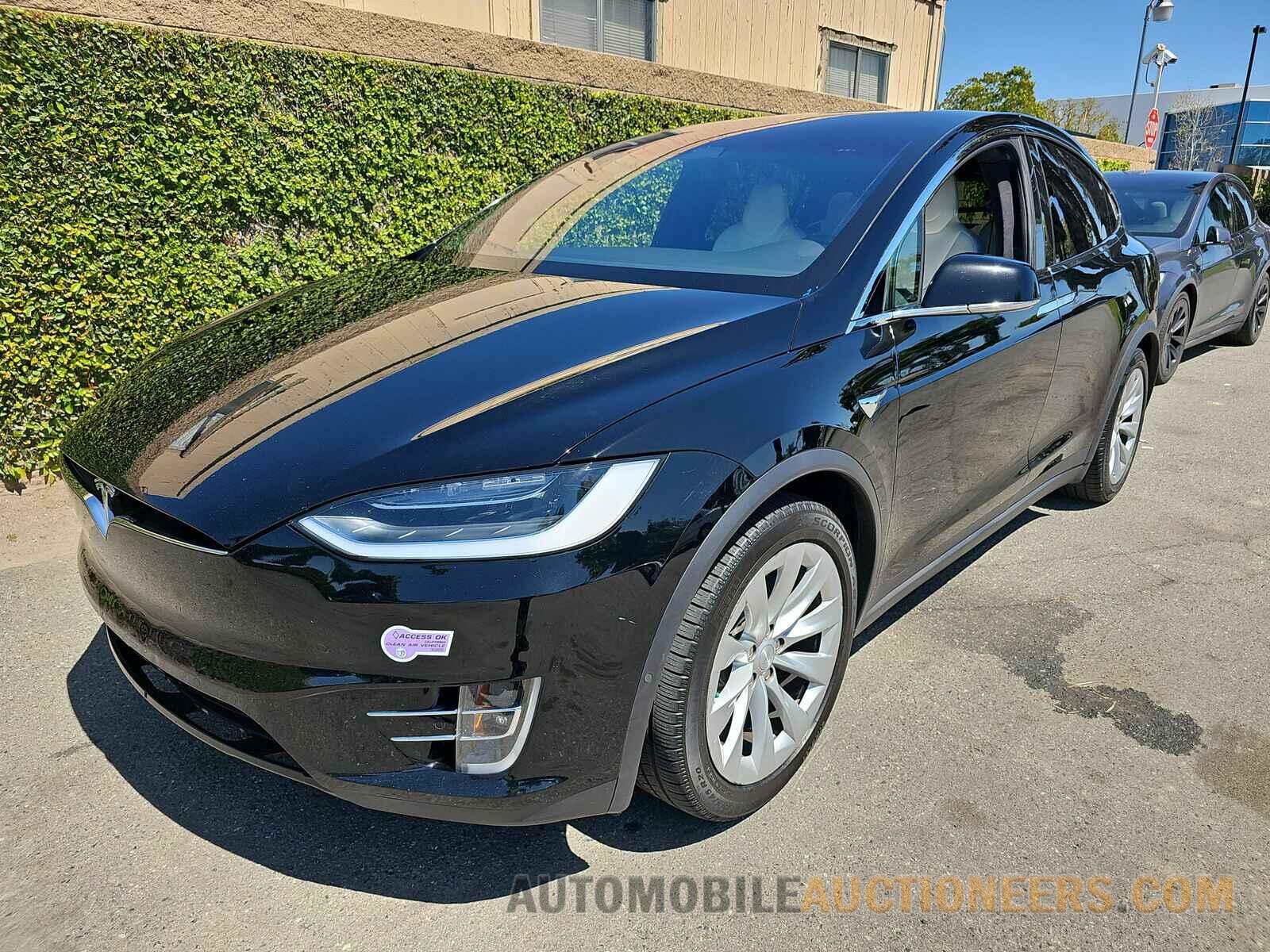 5YJXCAE22JF137255 Tesla Model X 2018