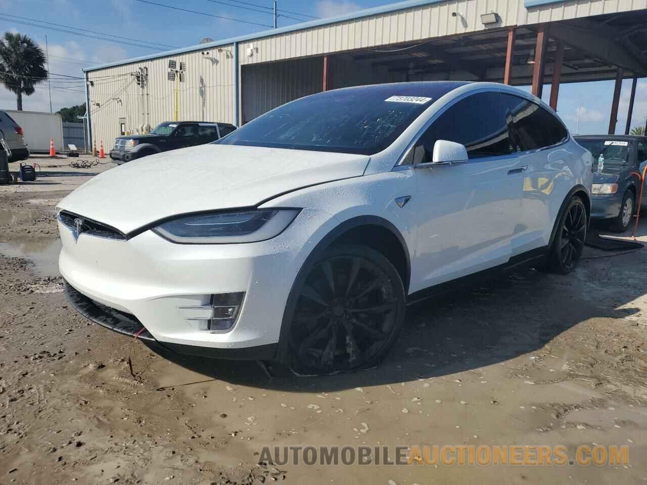 5YJXCAE22JF143489 TESLA MODEL X 2018