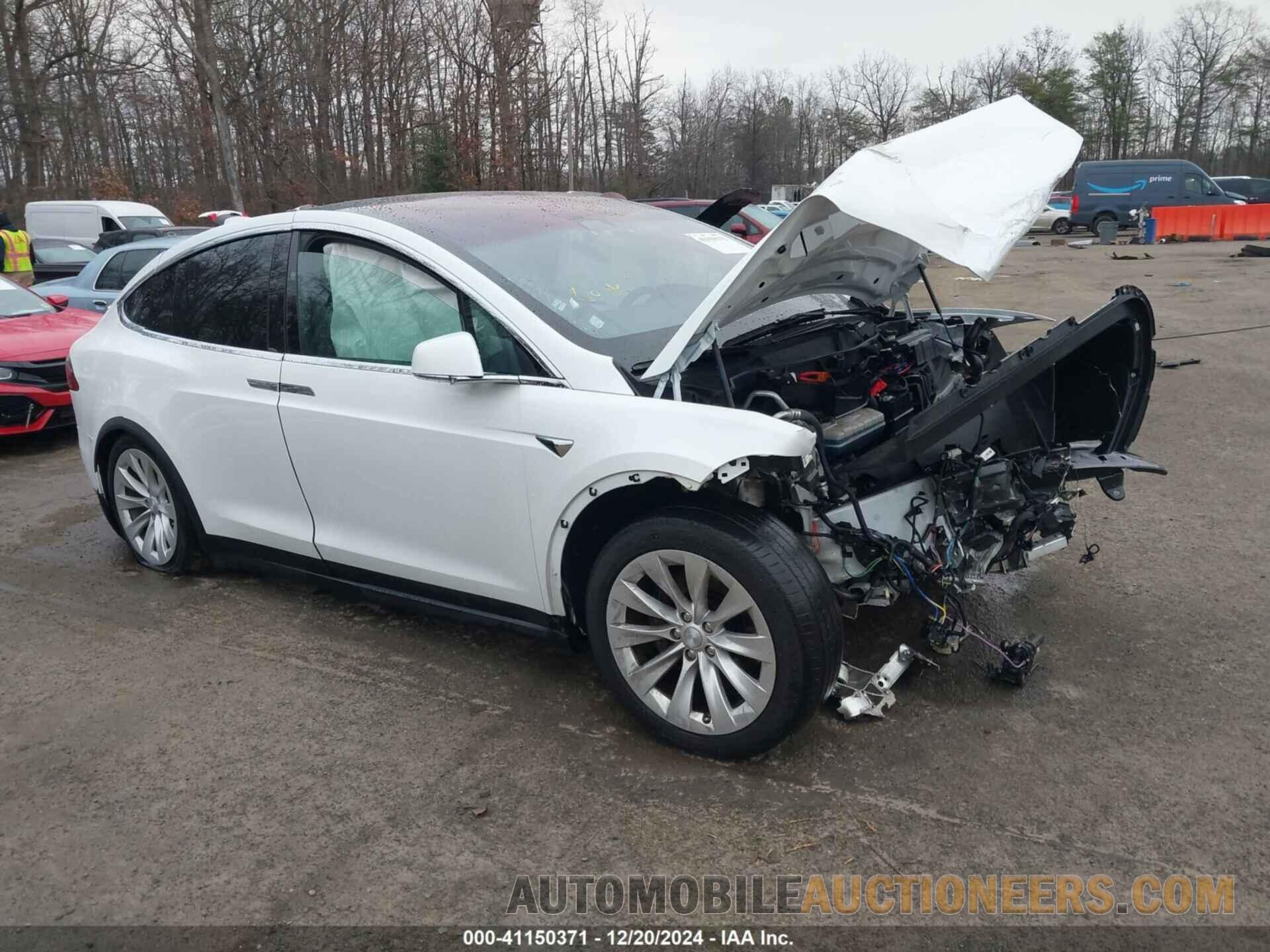 5YJXCAE22KF185128 TESLA MODEL X 2019