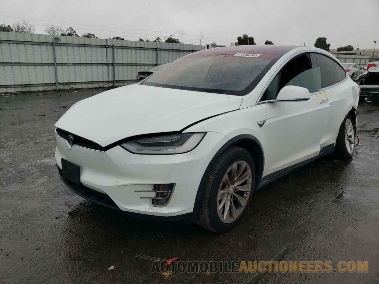 5YJXCAE22LF235429 TESLA MODEL X 2020