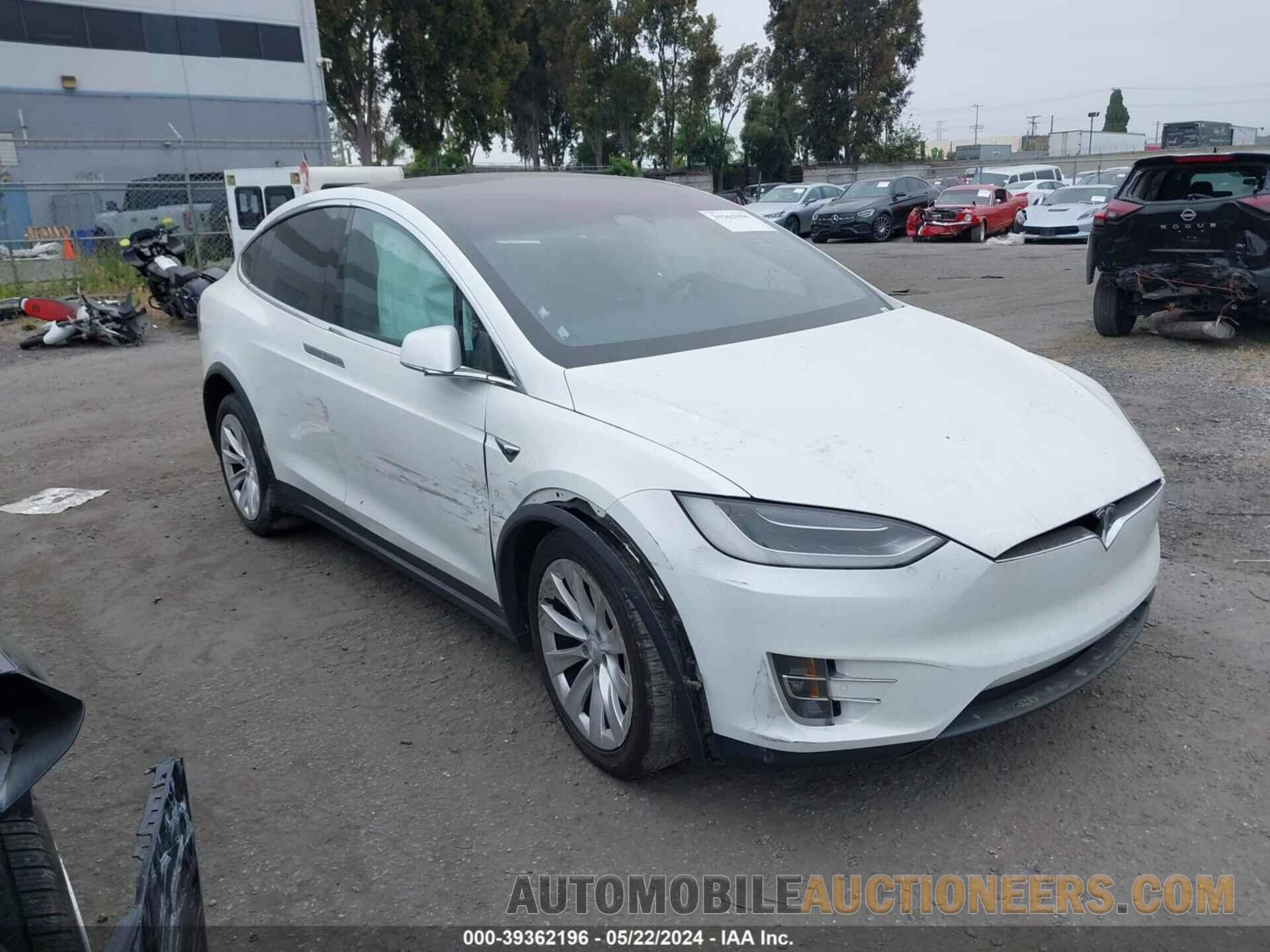 5YJXCAE23HF078307 TESLA MODEL X 2017