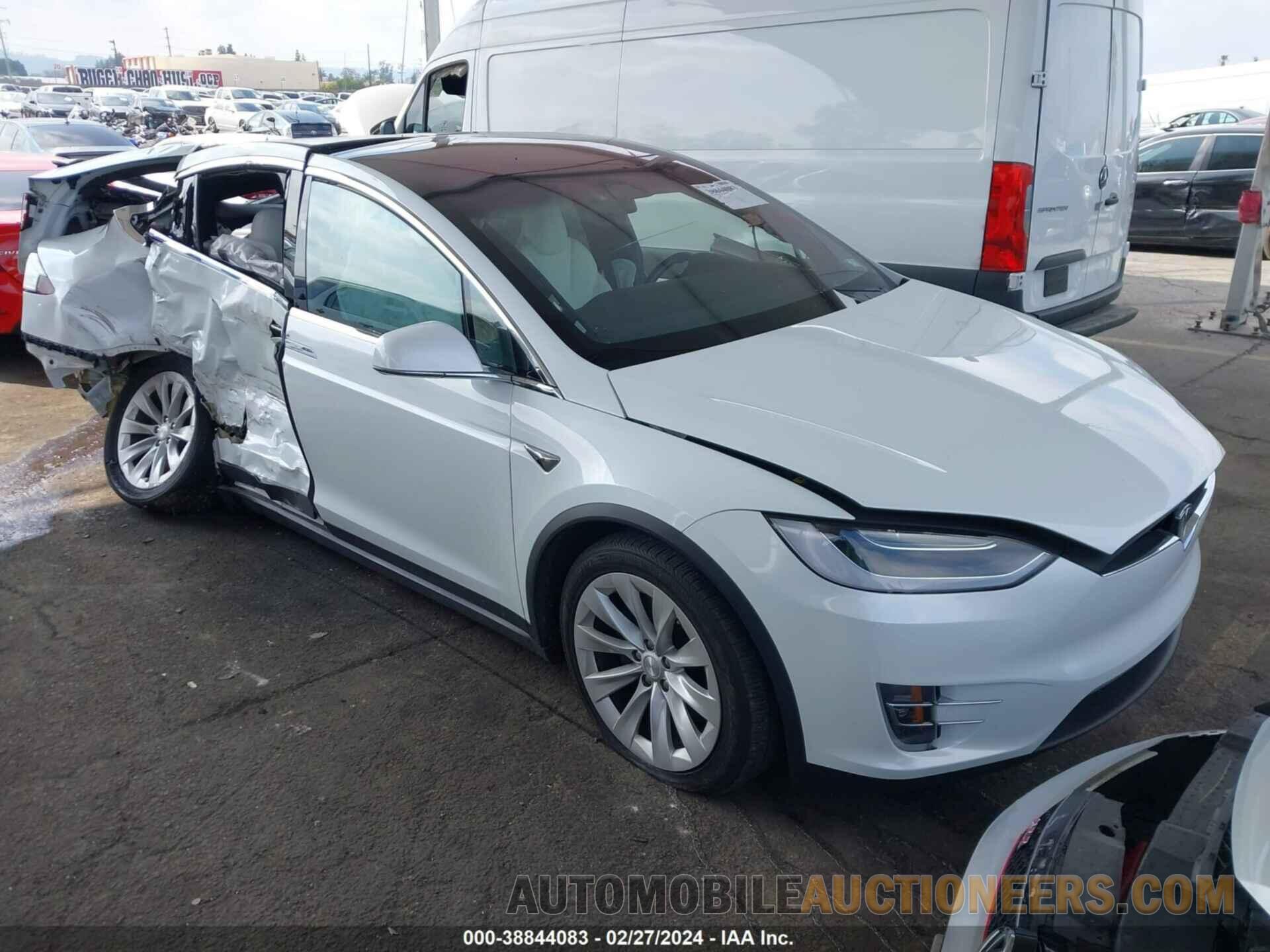 5YJXCAE23JF123574 TESLA MODEL X 2018