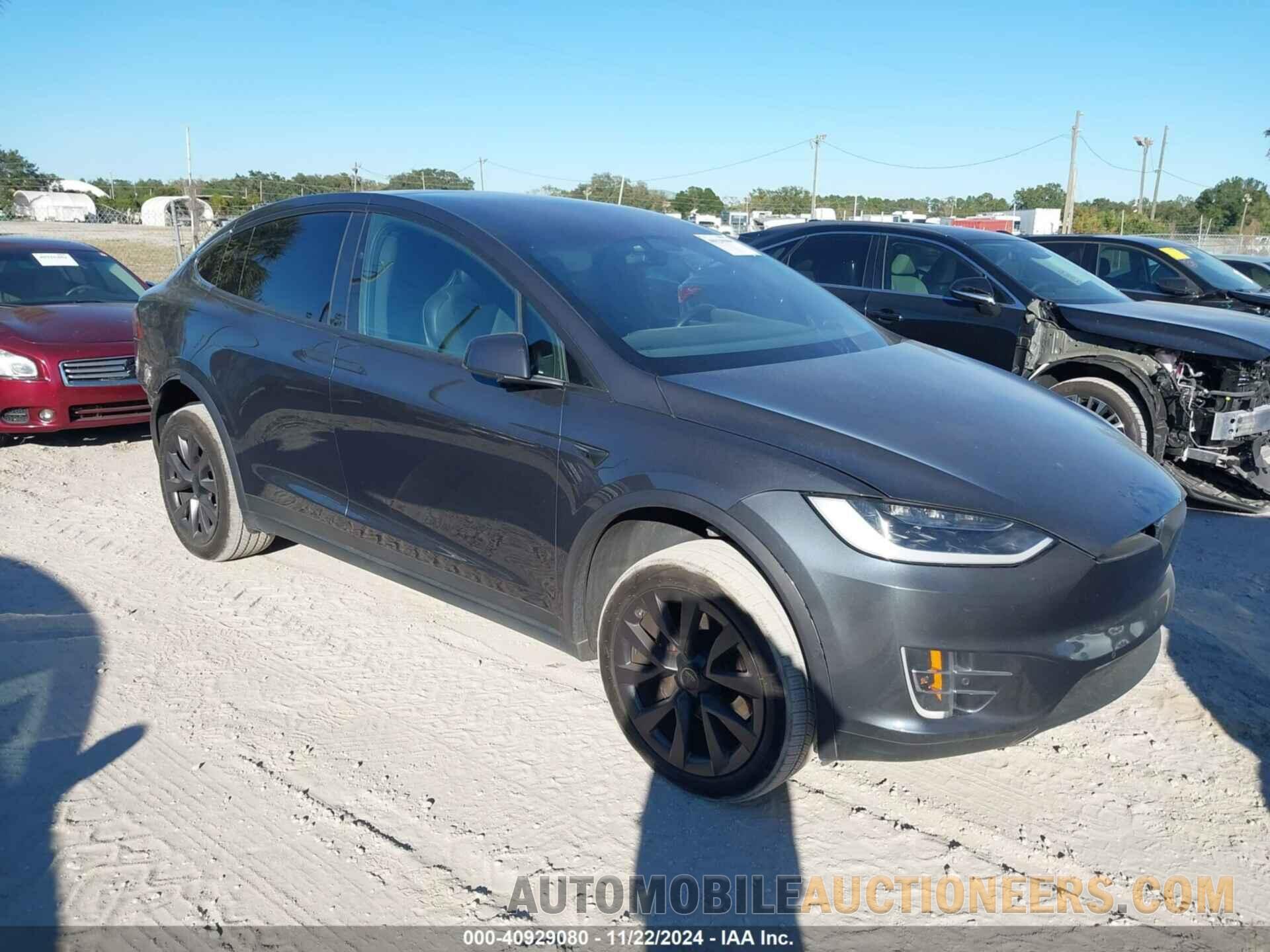 5YJXCAE23JF126099 TESLA MODEL X 2018