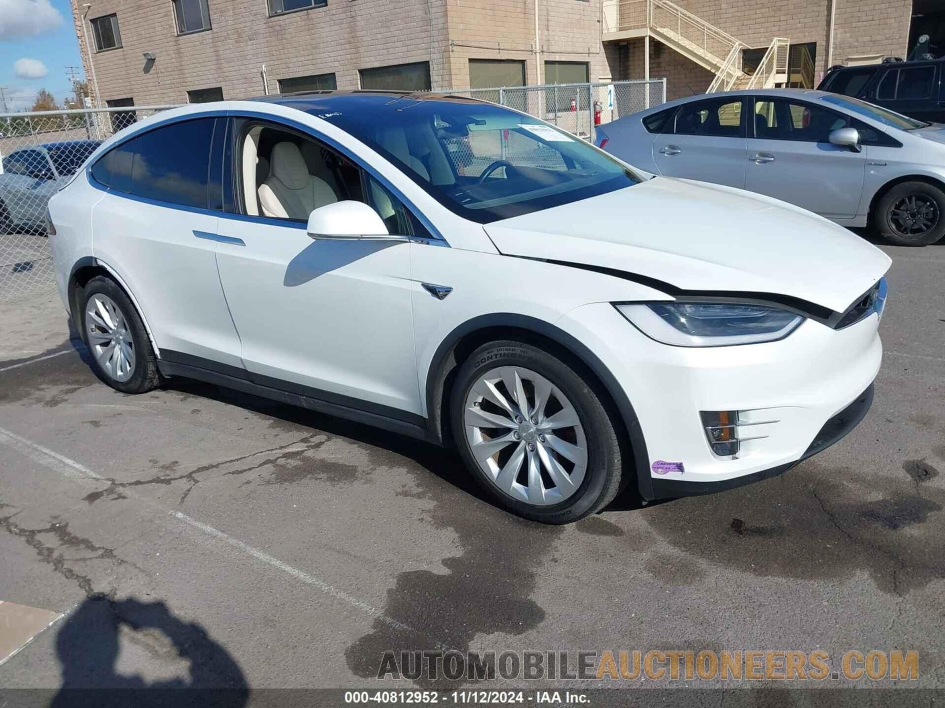 5YJXCAE23JF138155 TESLA MODEL X 2018