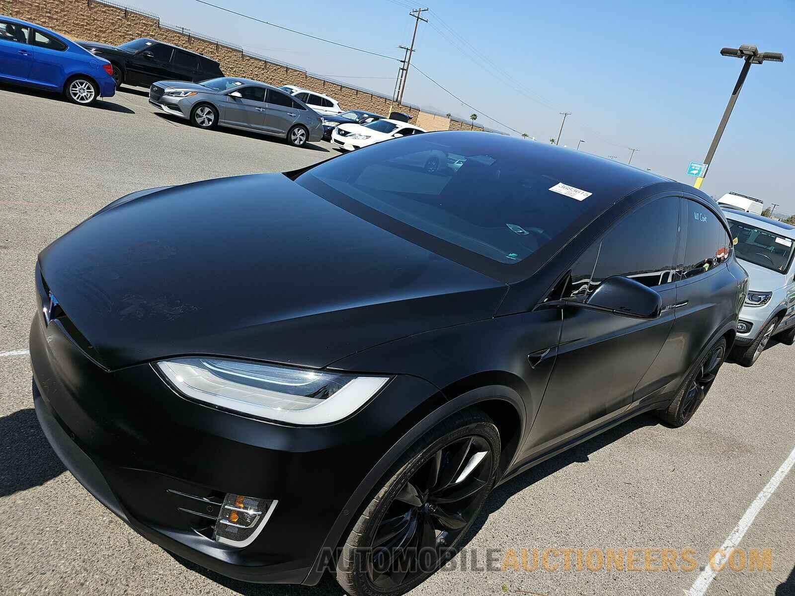 5YJXCAE23LF304600 Tesla Model X 2020