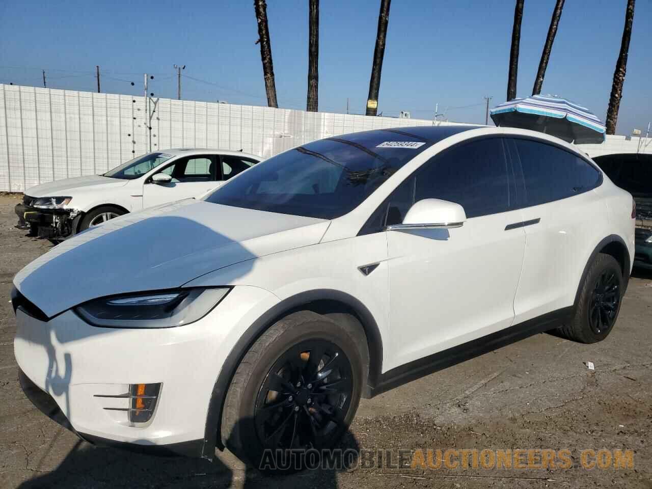 5YJXCAE24GF002884 TESLA MODEL X 2016