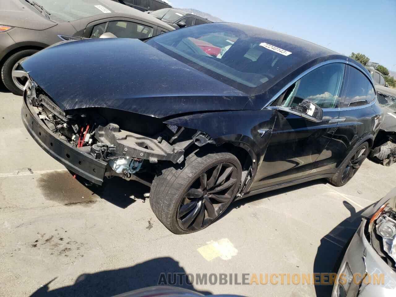 5YJXCAE24HF040570 TESLA MODEL X 2017