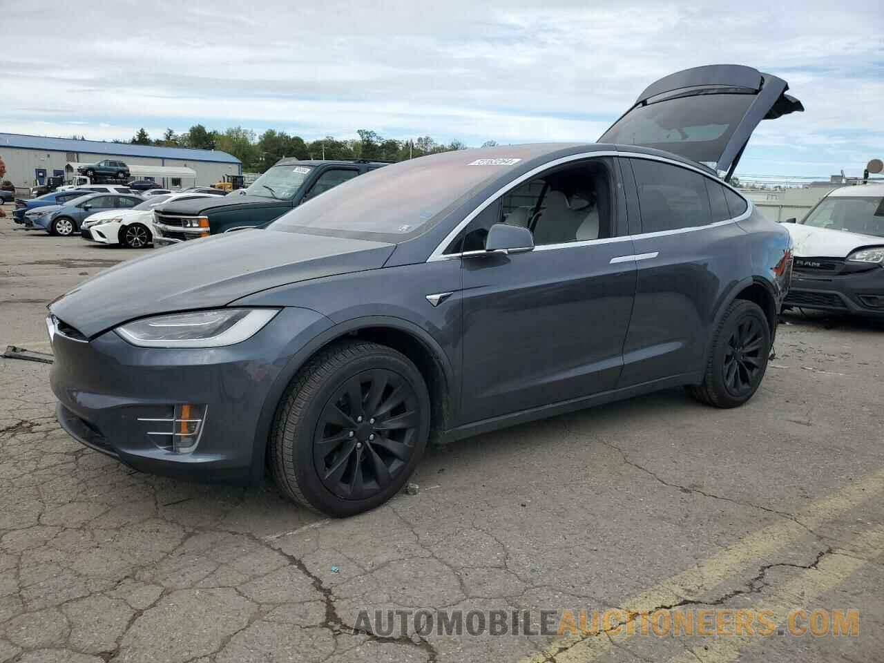 5YJXCAE24HF061306 TESLA MODEL X 2017