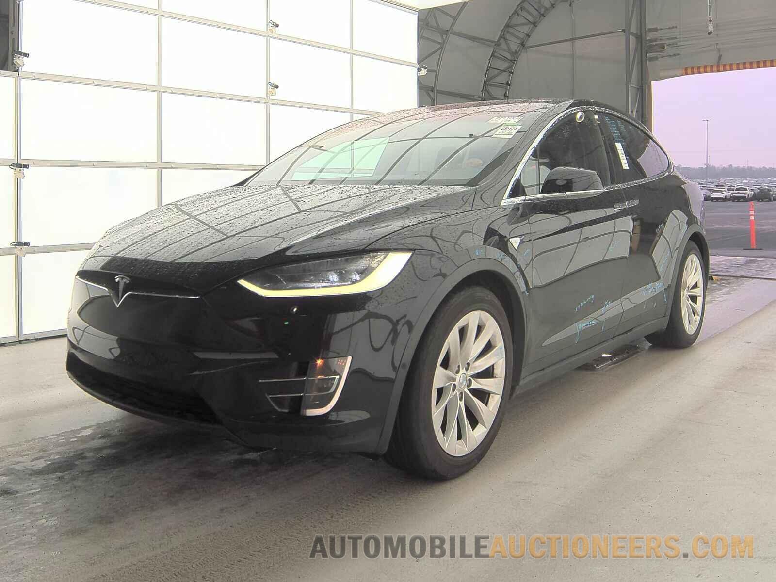 5YJXCAE24JF117766 Tesla Model X 2018