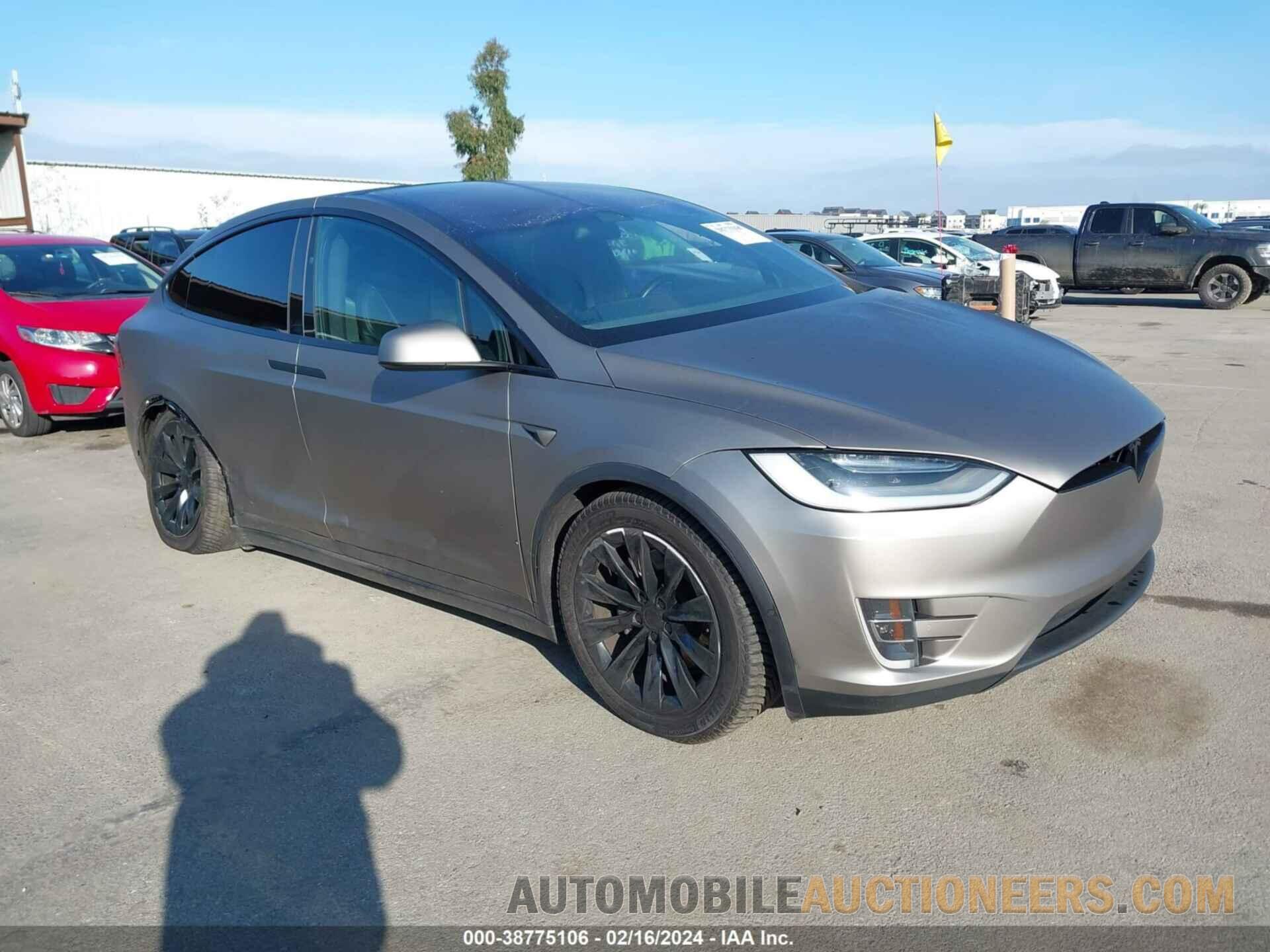 5YJXCAE24LF277262 TESLA MODEL X 2020