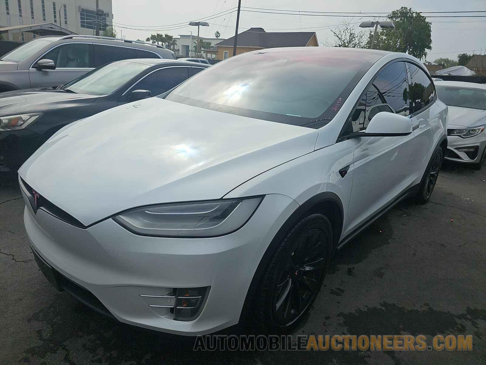 5YJXCAE24LF304282 Tesla Model X 2020