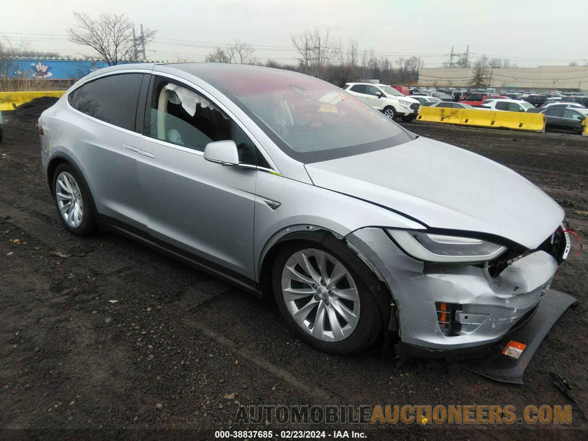 5YJXCAE25GF016034 TESLA MODEL X 2016