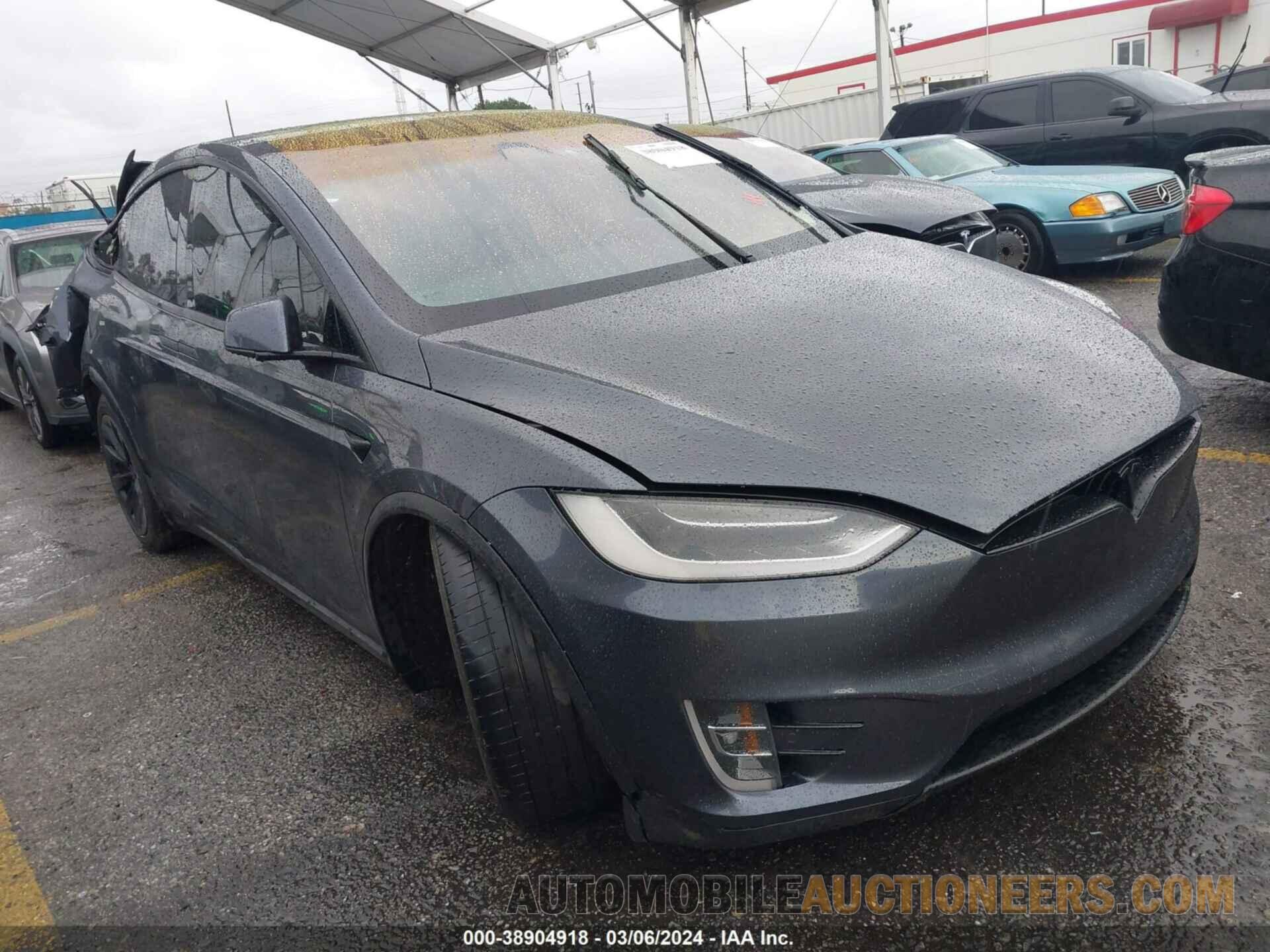 5YJXCAE25JF088651 TESLA MODEL X 2018