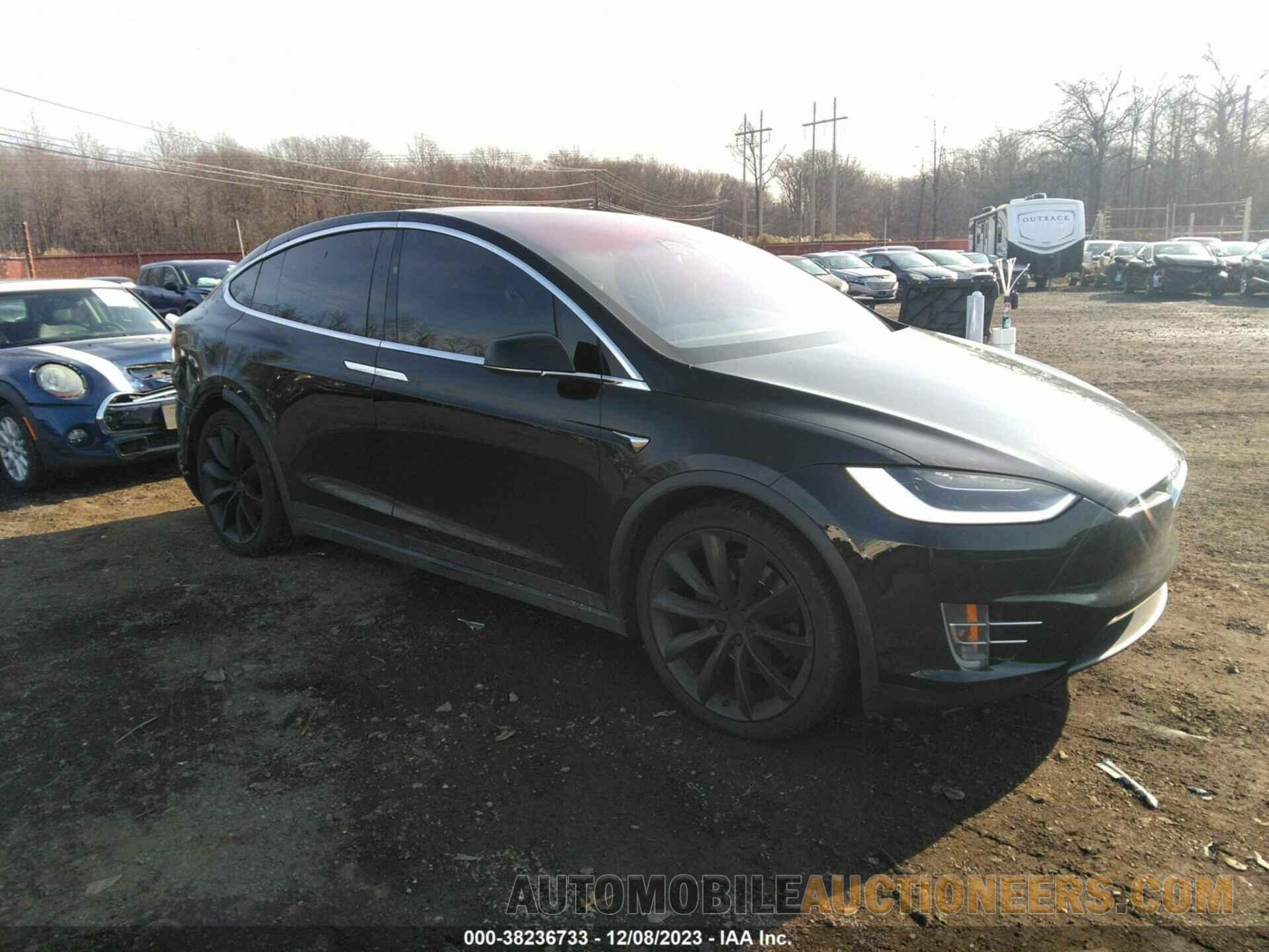 5YJXCAE25JF113483 TESLA MODEL X 2018