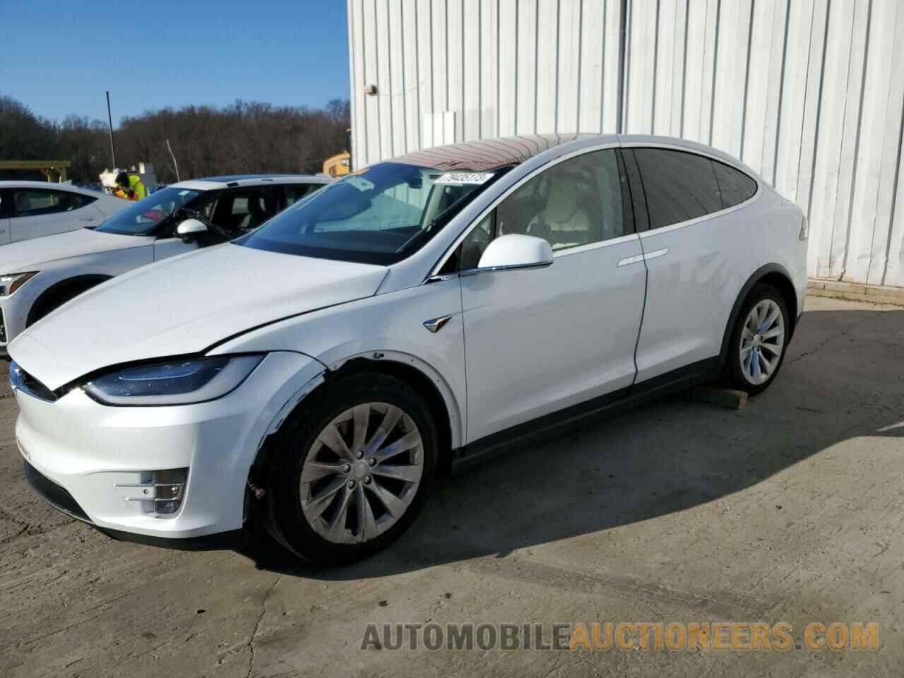 5YJXCAE25JF119932 TESLA MODEL X 2018