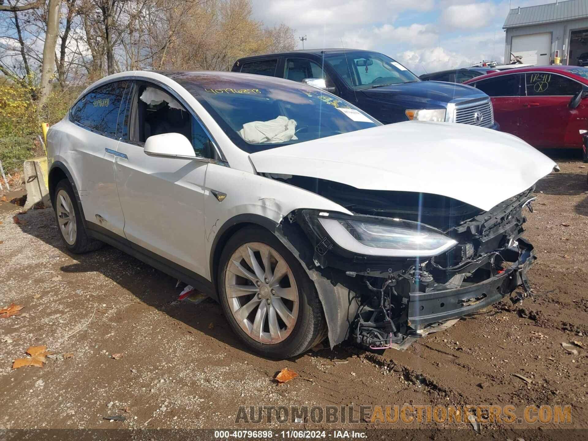 5YJXCAE25LF300161 TESLA MODEL X 2020