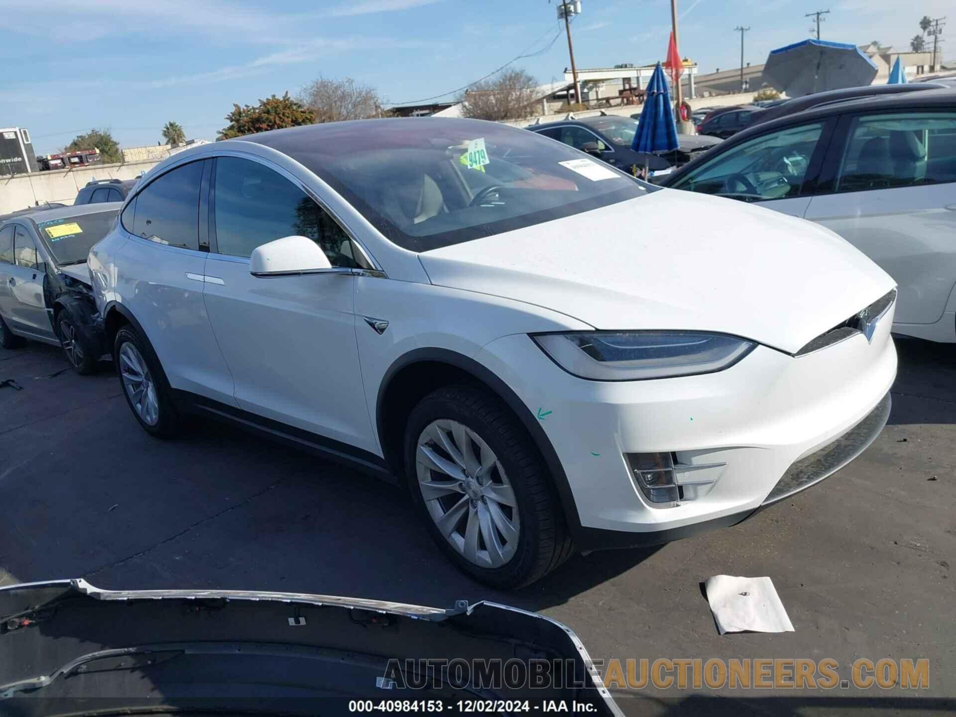 5YJXCAE25LF303447 TESLA MODEL X 2020