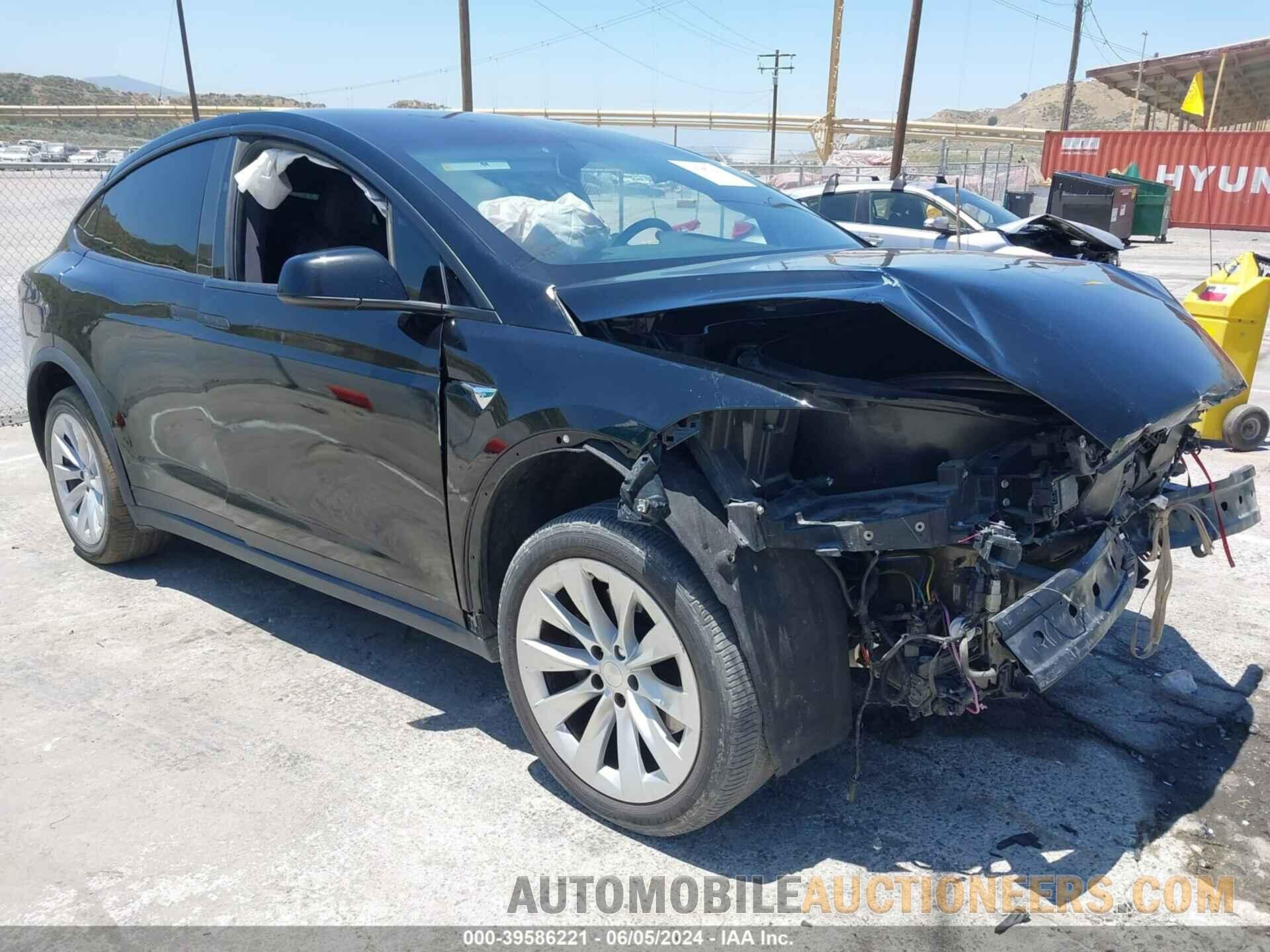 5YJXCAE25LF303643 TESLA MODEL X 2020