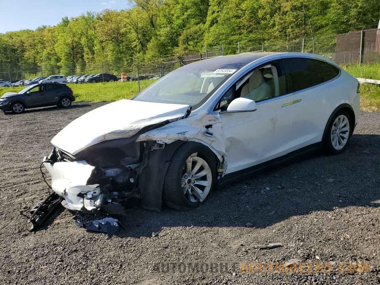 5YJXCAE26HF076356 TESLA MODEL X 2017