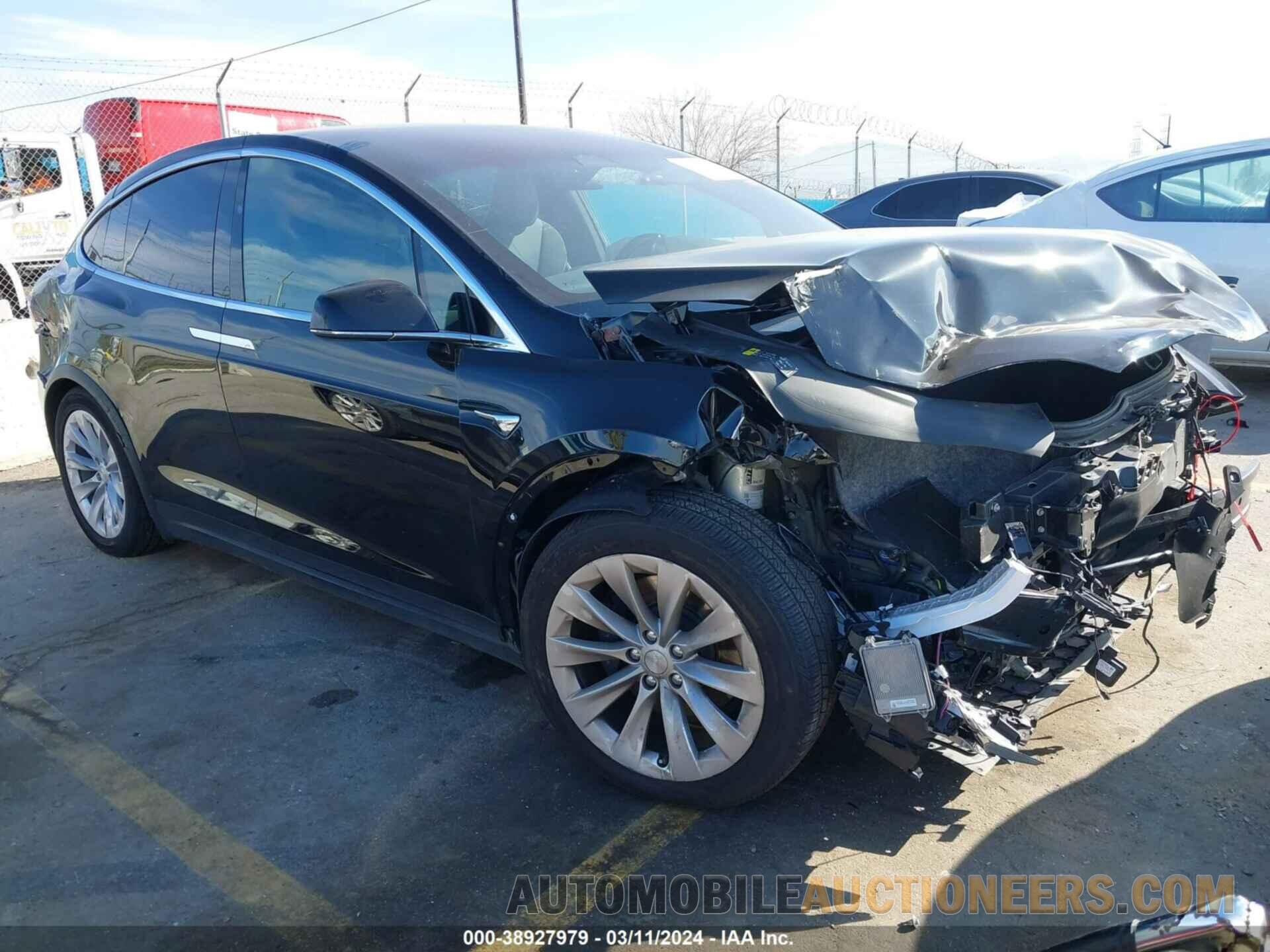 5YJXCAE26JF087623 TESLA MODEL X 2018