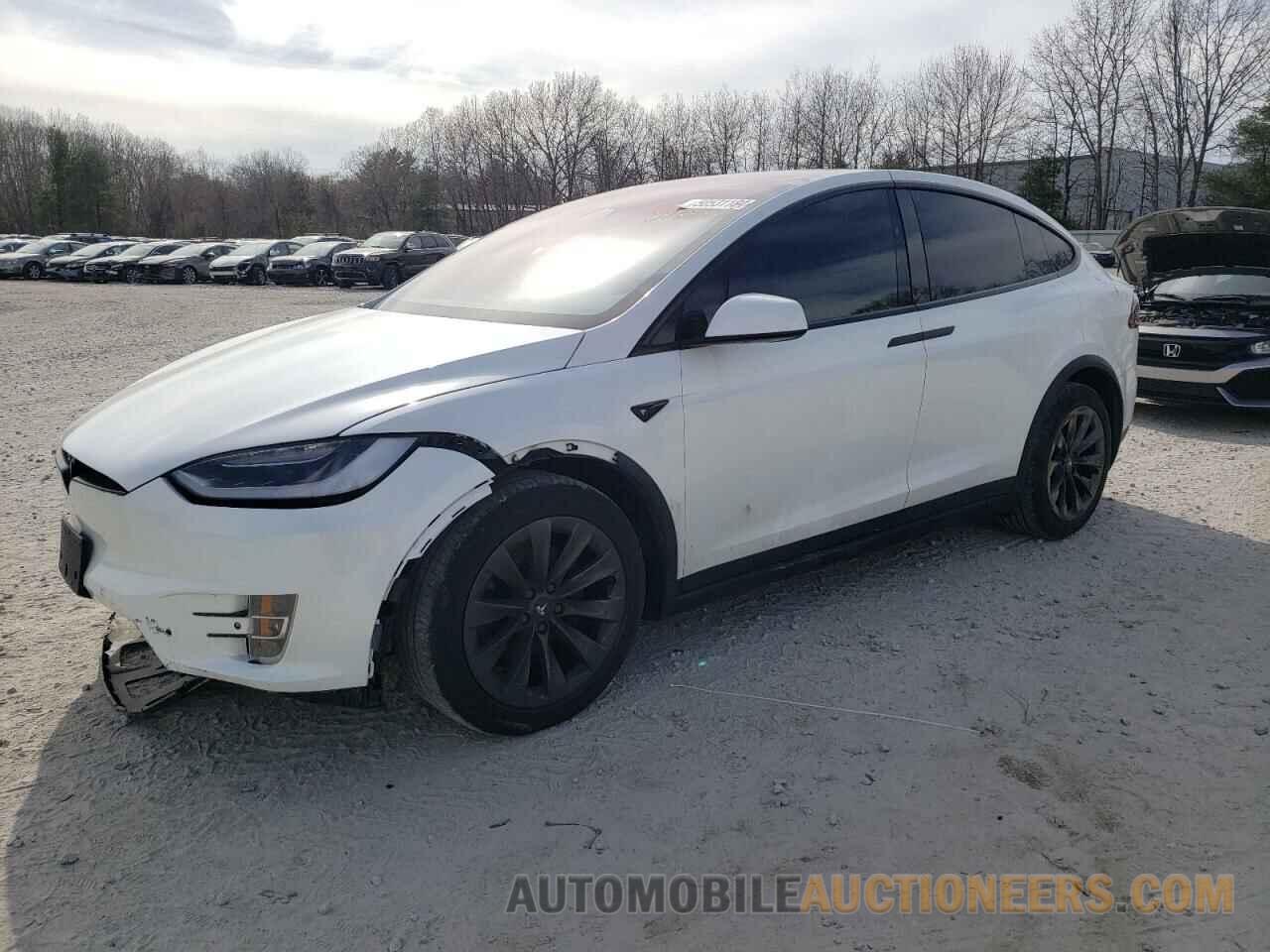 5YJXCAE26JF112858 TESLA MODEL X 2018