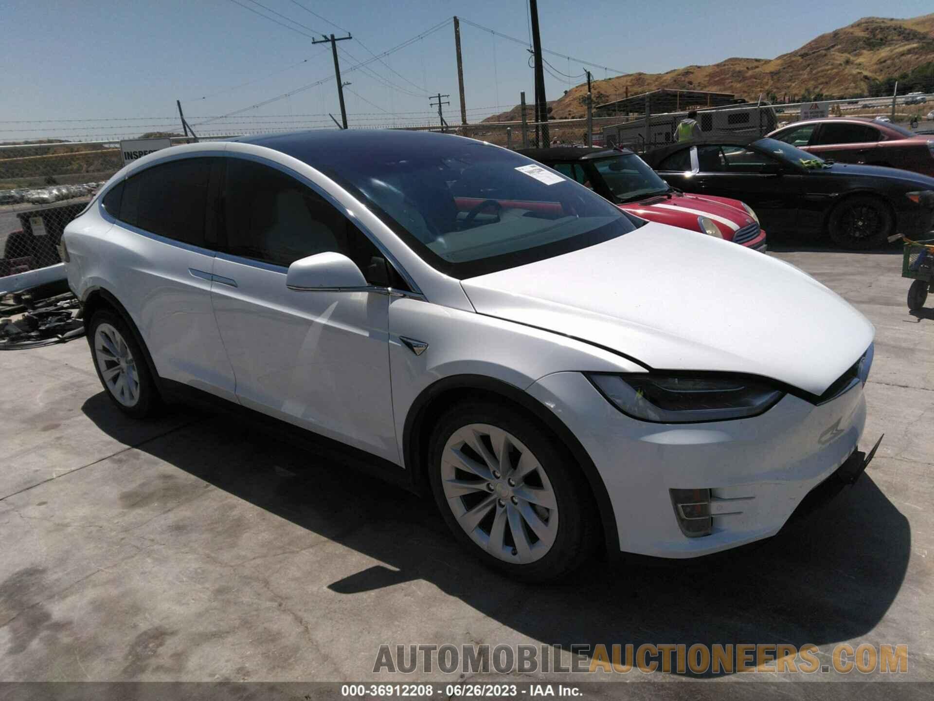 5YJXCAE26KF193555 TESLA MODEL X 2019