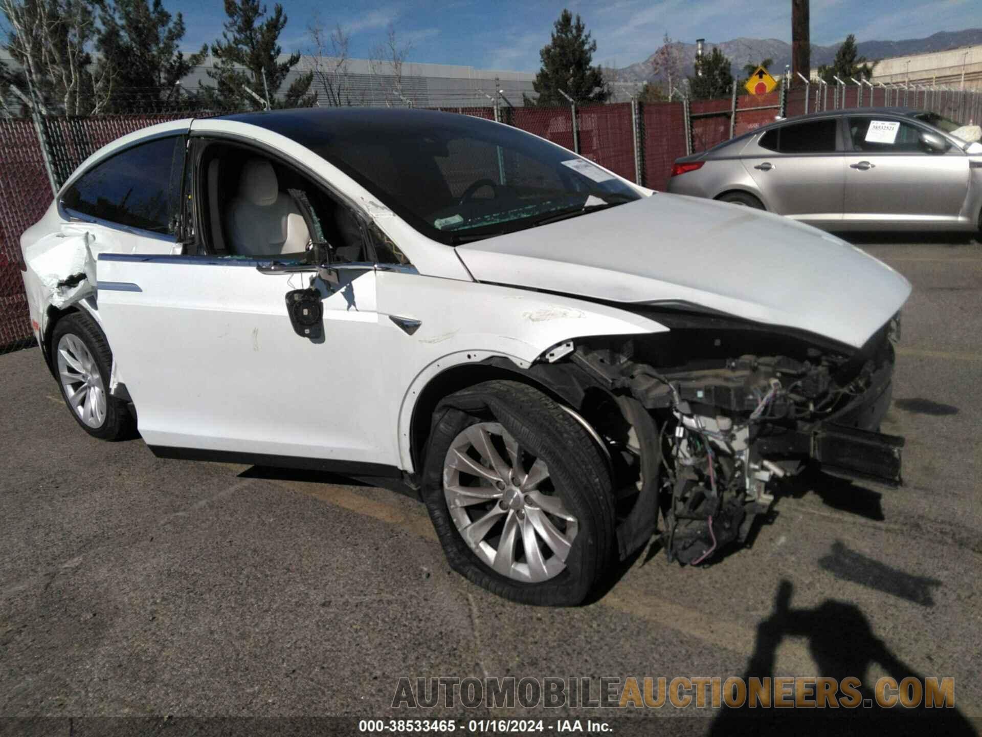 5YJXCAE26LF233523 TESLA MODEL X 2020