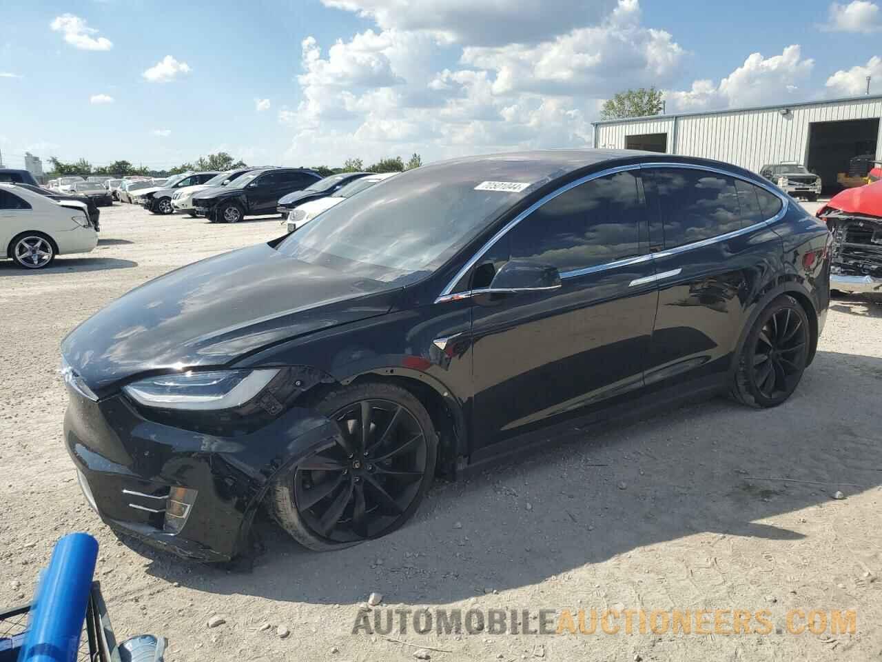 5YJXCAE26MF321490 TESLA MODEL X 2021