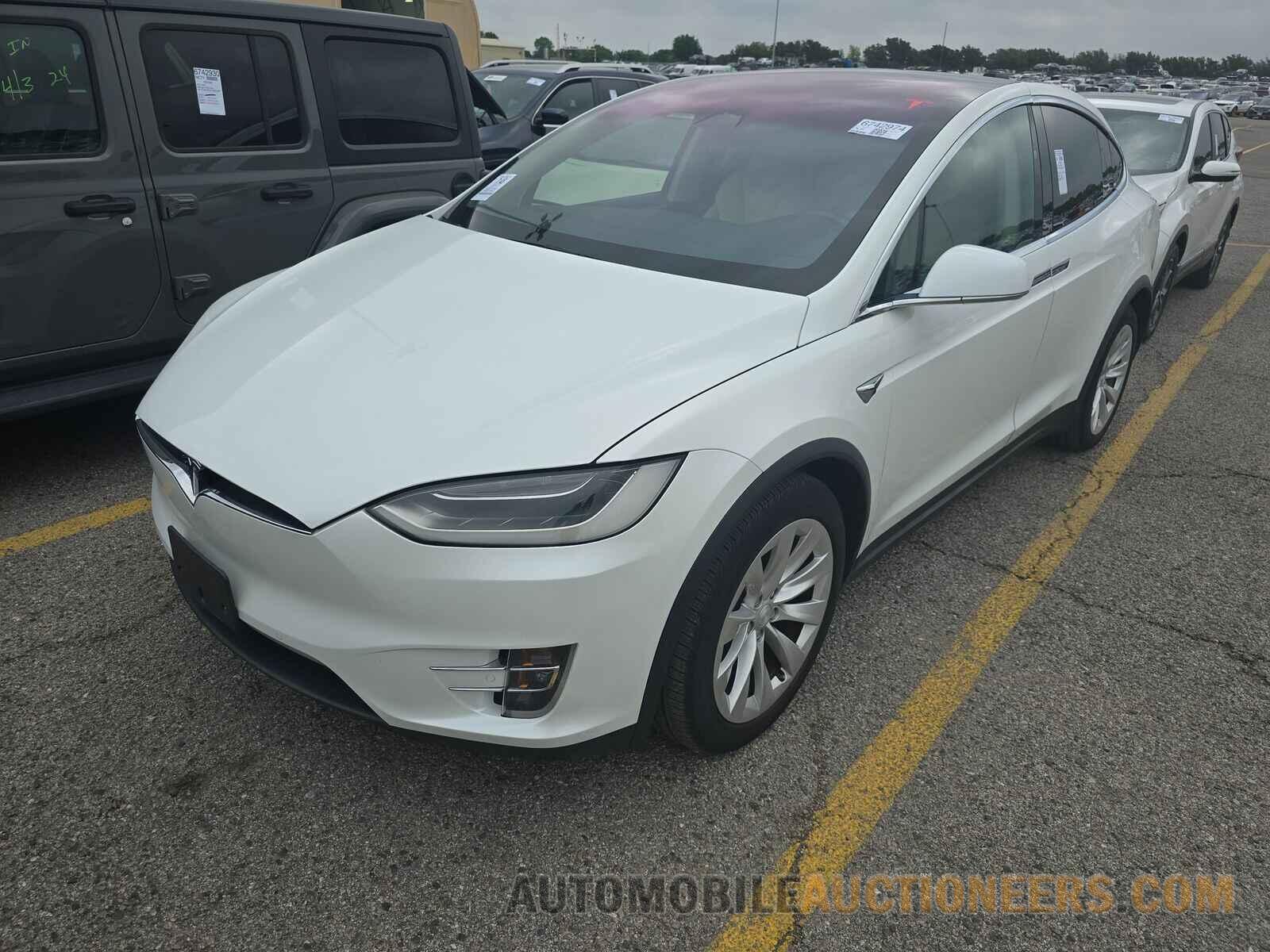 5YJXCAE27HF069013 Tesla Model X 2017