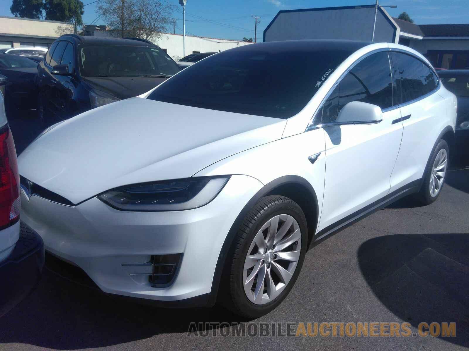 5YJXCAE27JF120323 Tesla Model X 2018