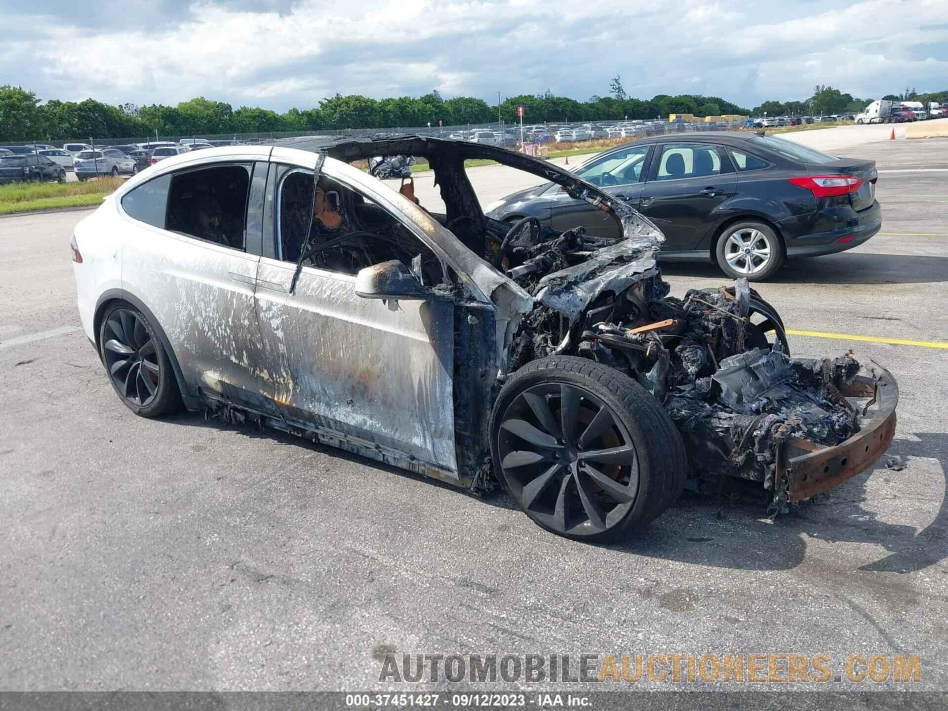 5YJXCAE27LF236947 TESLA MODEL X 2020