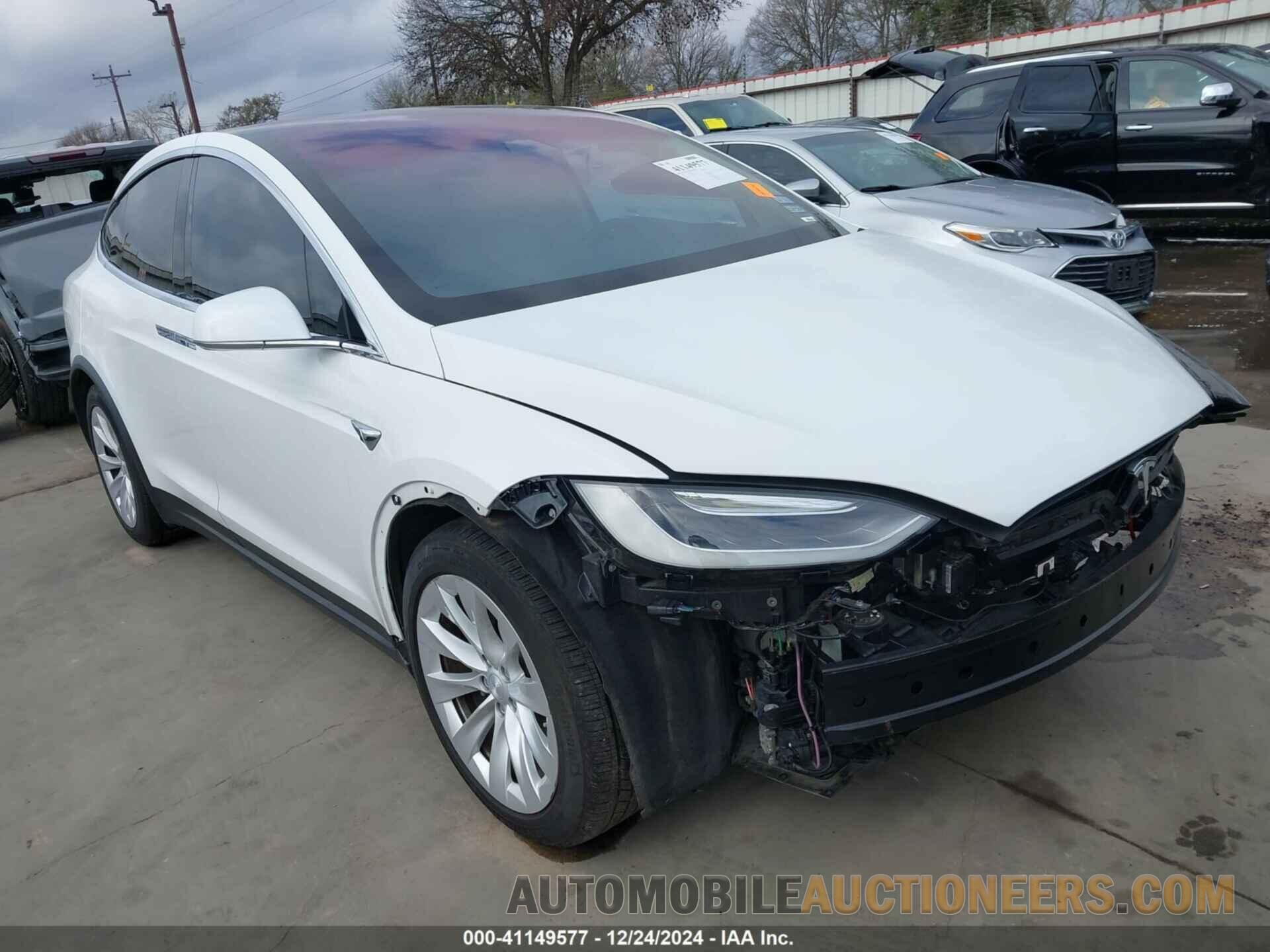 5YJXCAE28HF034657 TESLA MODEL X 2017