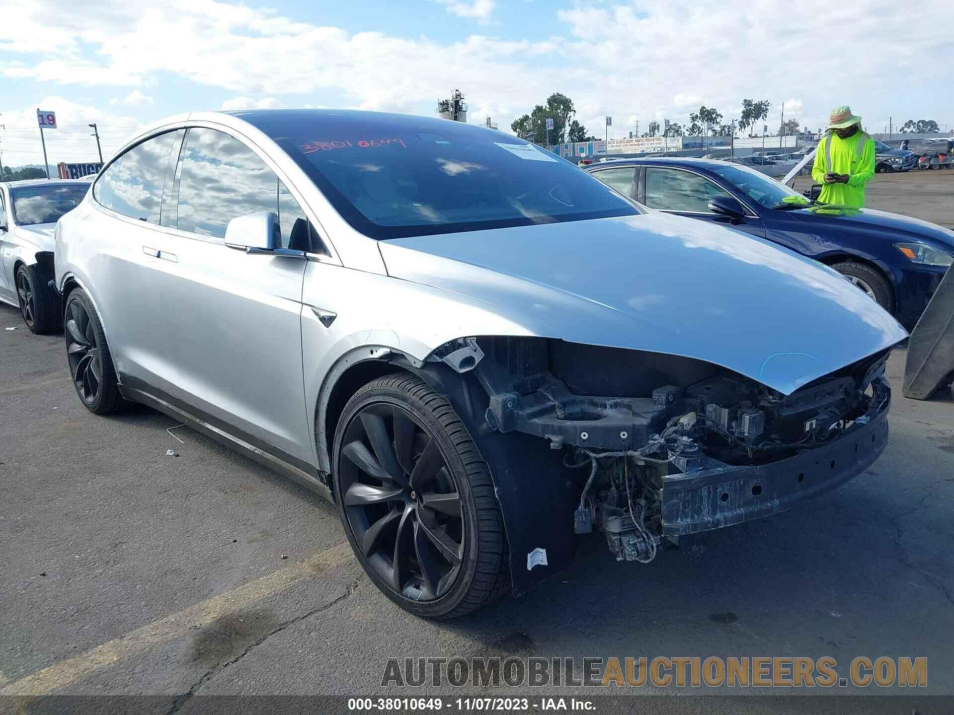 5YJXCAE28HF051443 TESLA MODEL X 2017