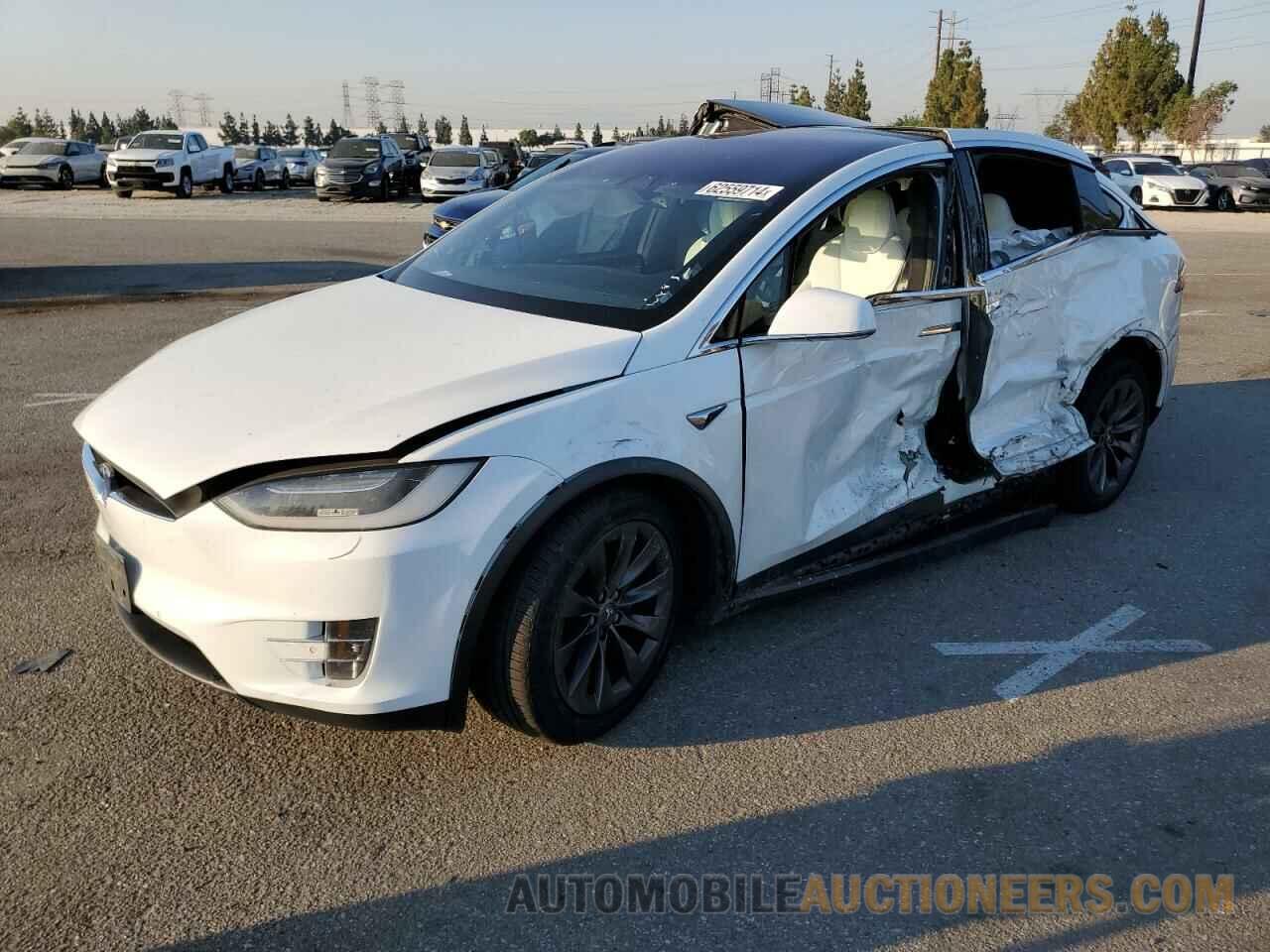 5YJXCAE28JF090605 TESLA MODEL X 2018