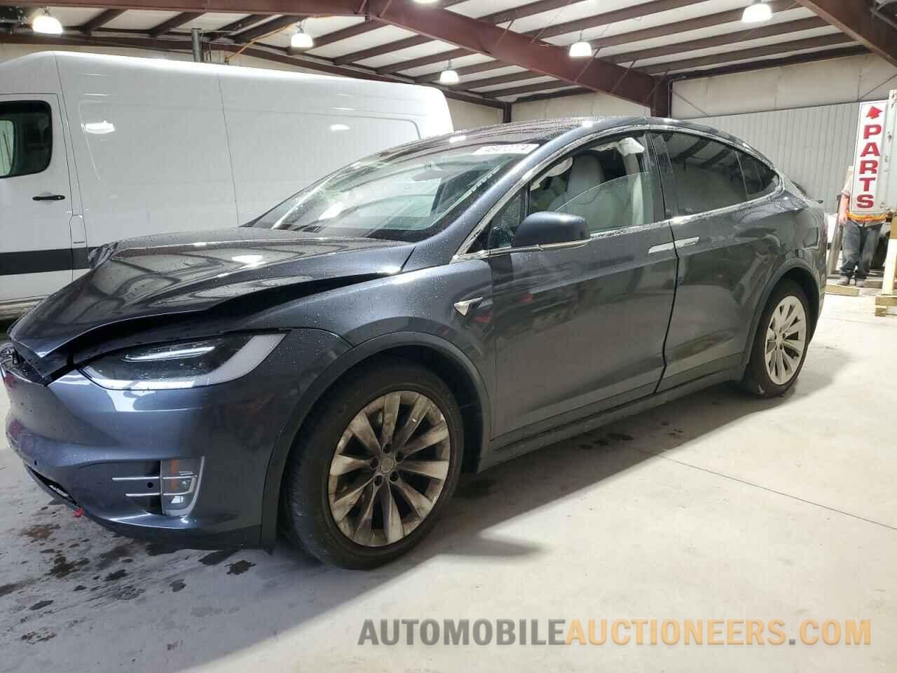 5YJXCAE28JF111386 TESLA MODEL X 2018