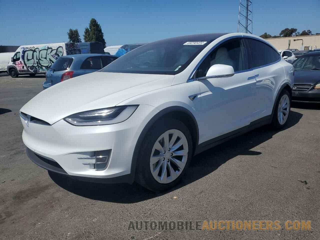 5YJXCAE28JF123117 TESLA MODEL X 2018