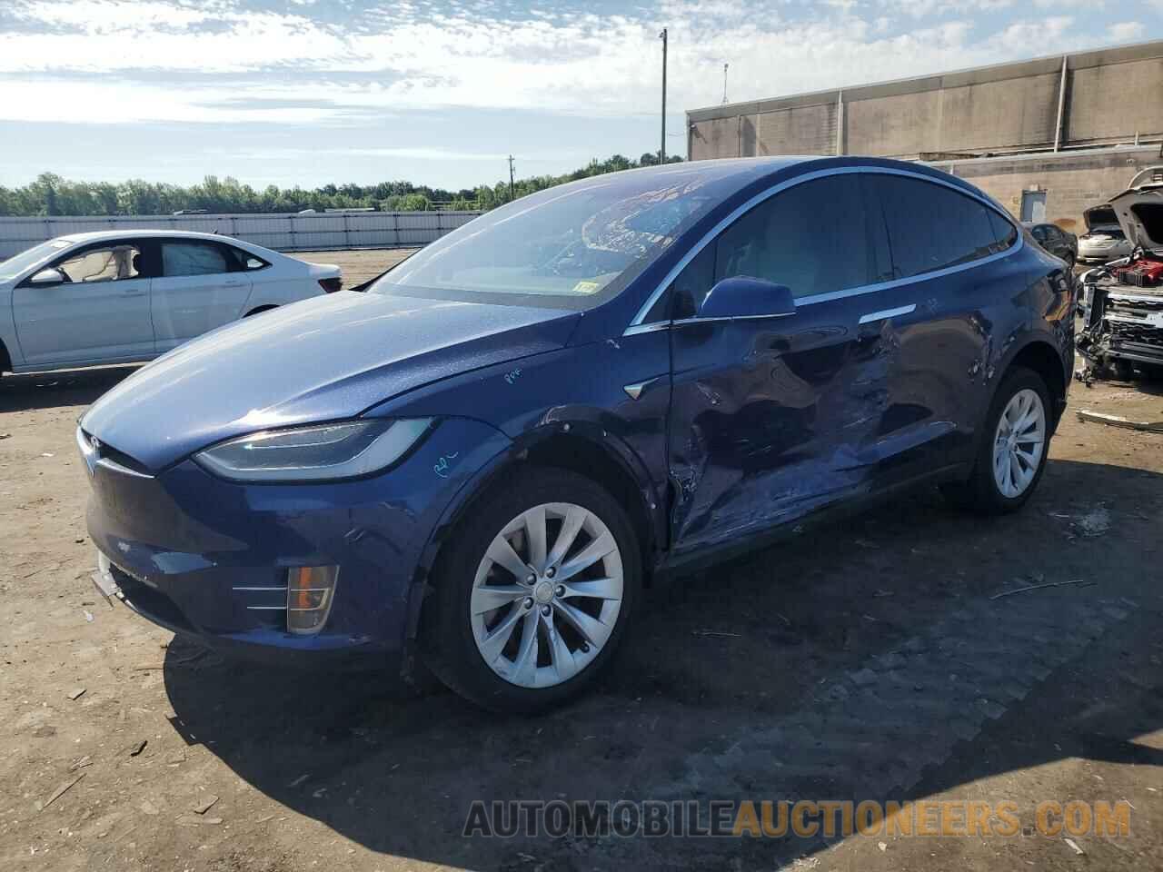 5YJXCAE28KF160962 TESLA MODEL X 2019