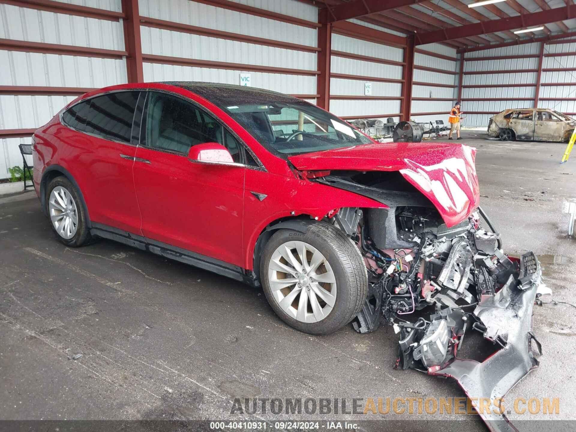 5YJXCAE28LF236066 TESLA MODEL X 2020