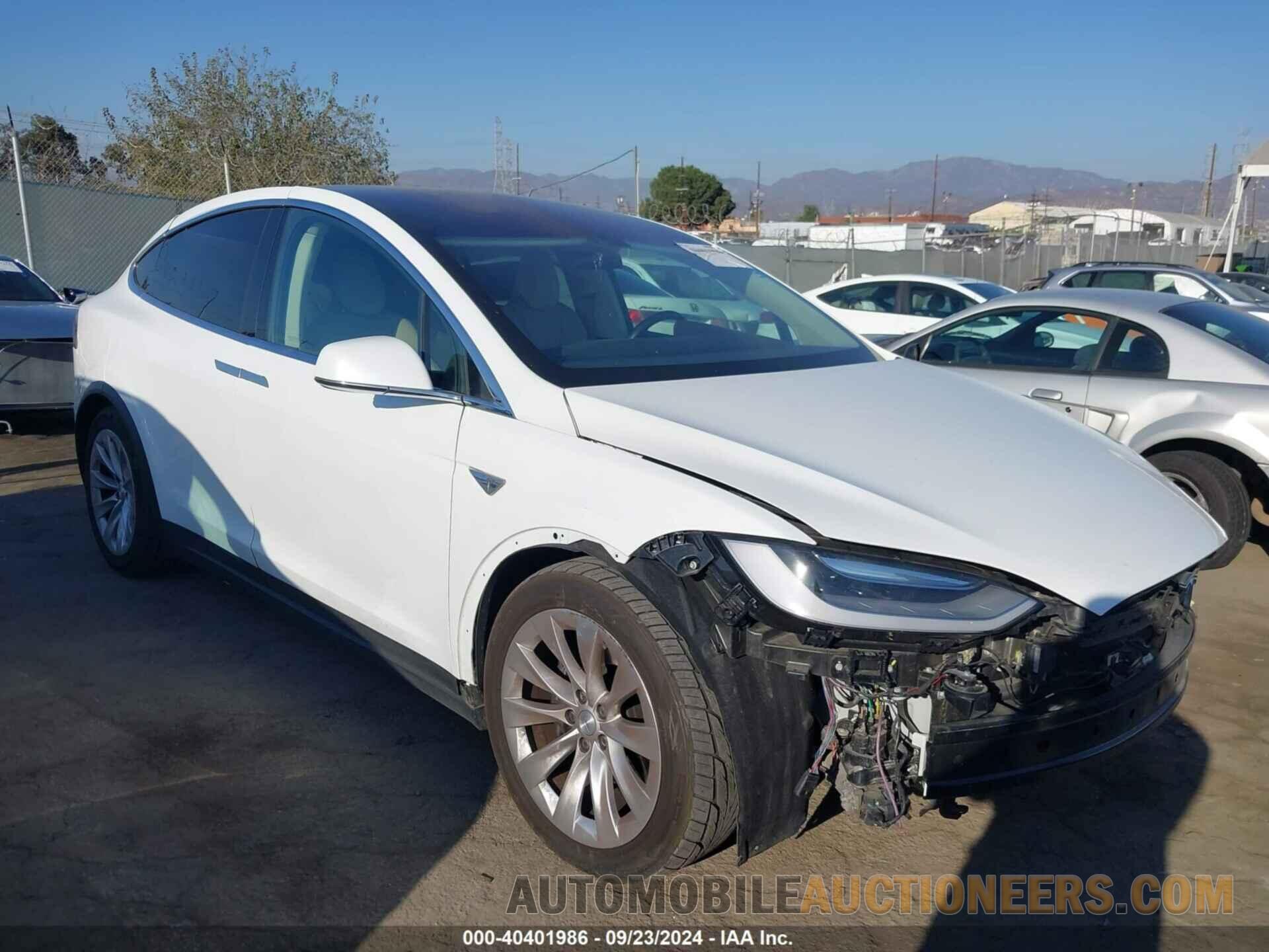 5YJXCAE29GF002833 TESLA MODEL X 2016