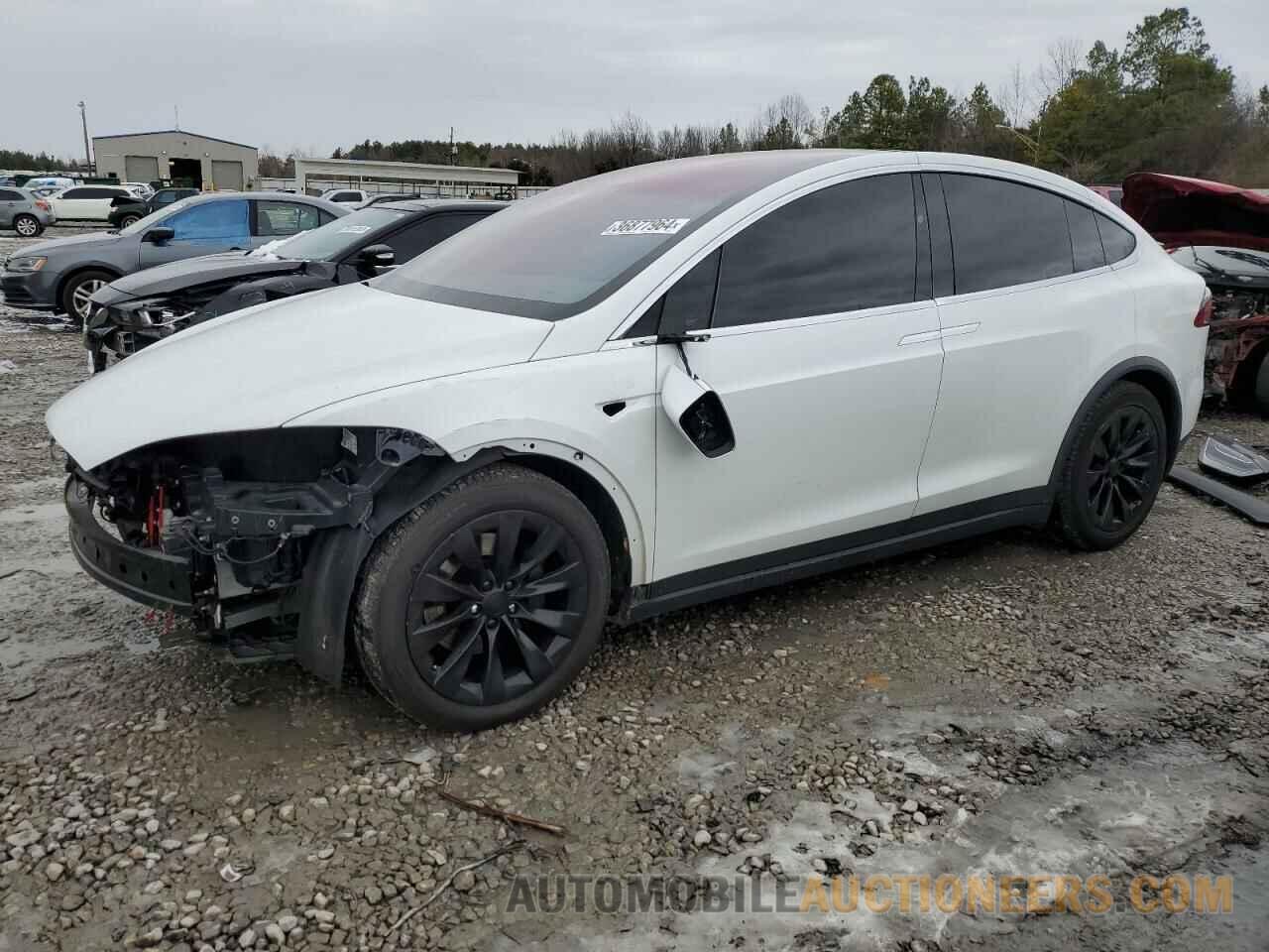 5YJXCAE29JF137463 TESLA MODEL X 2018