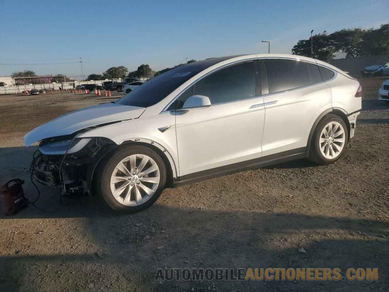 5YJXCAE29KF198801 TESLA MODEL X 2019