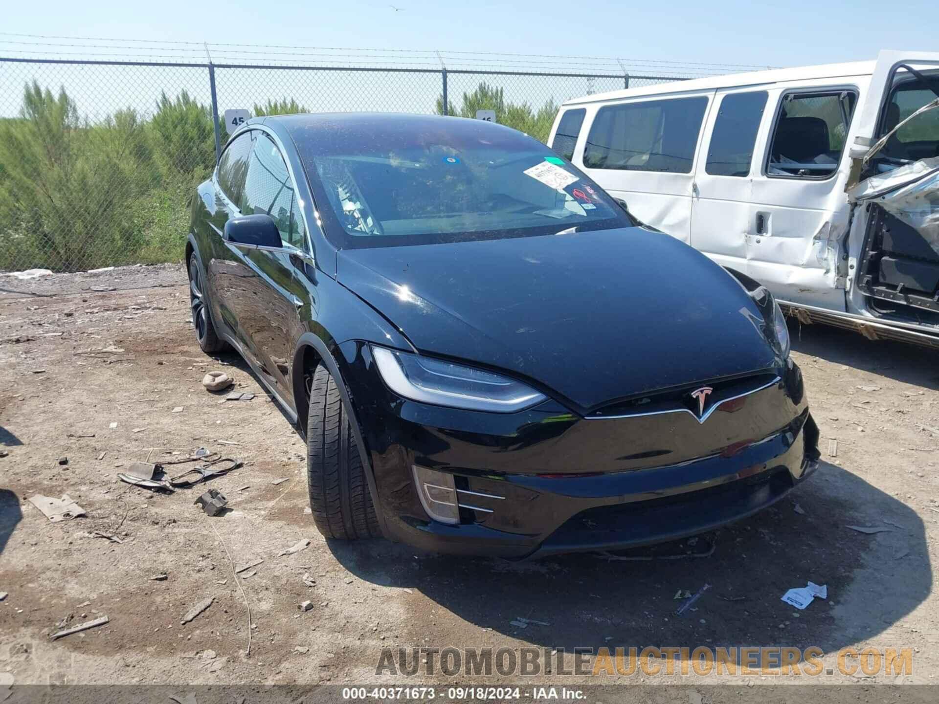 5YJXCAE29LF283851 TESLA MODEL X 2020