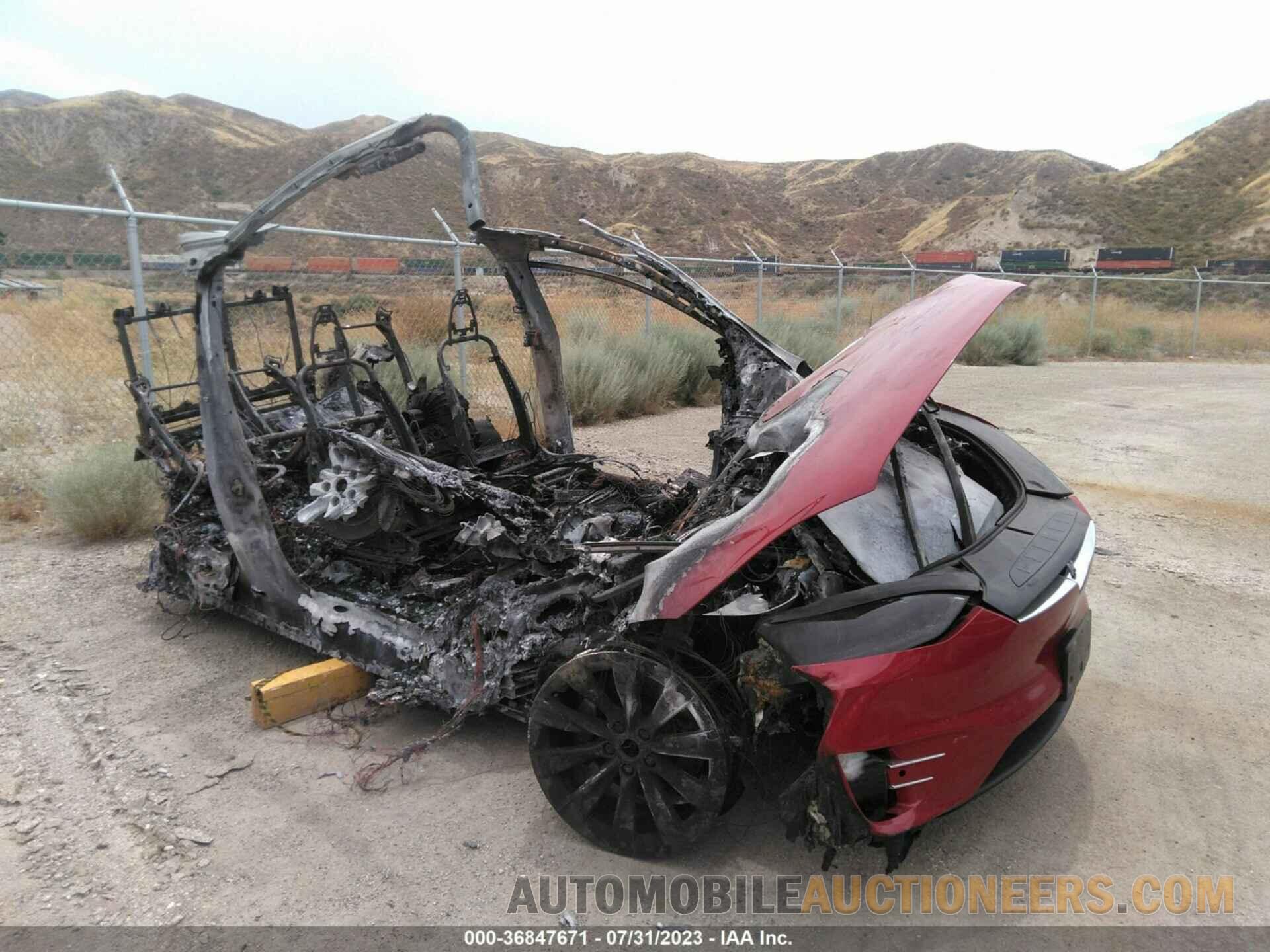 5YJXCAE2XHF041271 TESLA MODEL X 2017