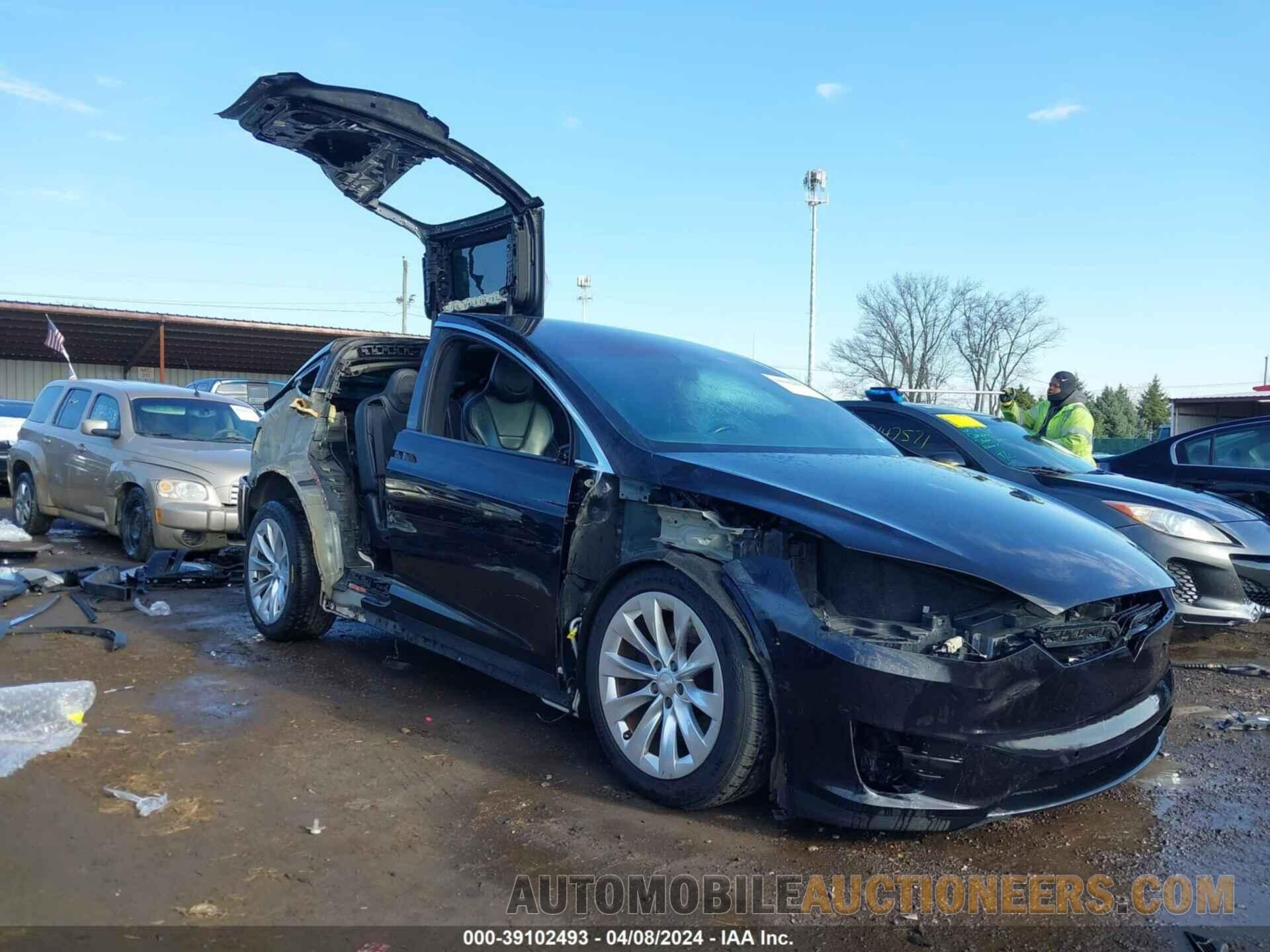 5YJXCAE2XHF050648 TESLA MODEL X 2017